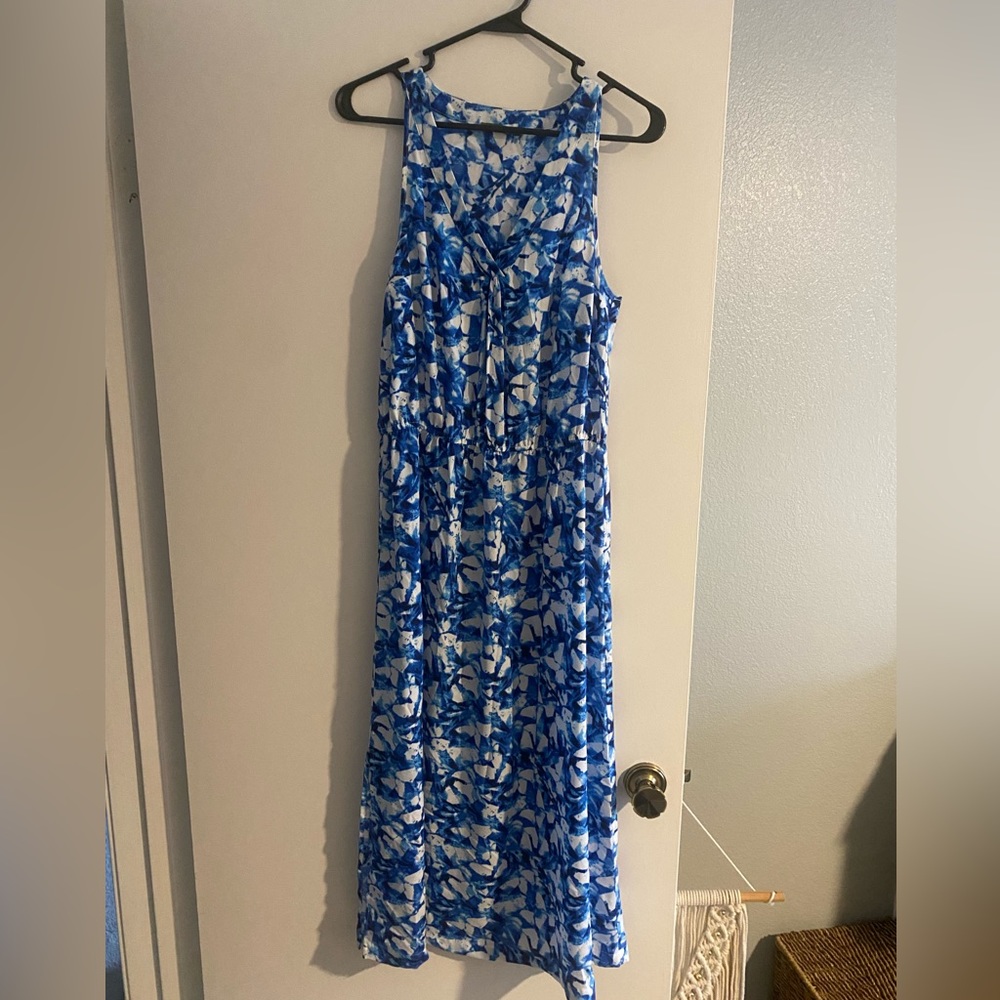 Maxi dress- light weight with cinching at waist